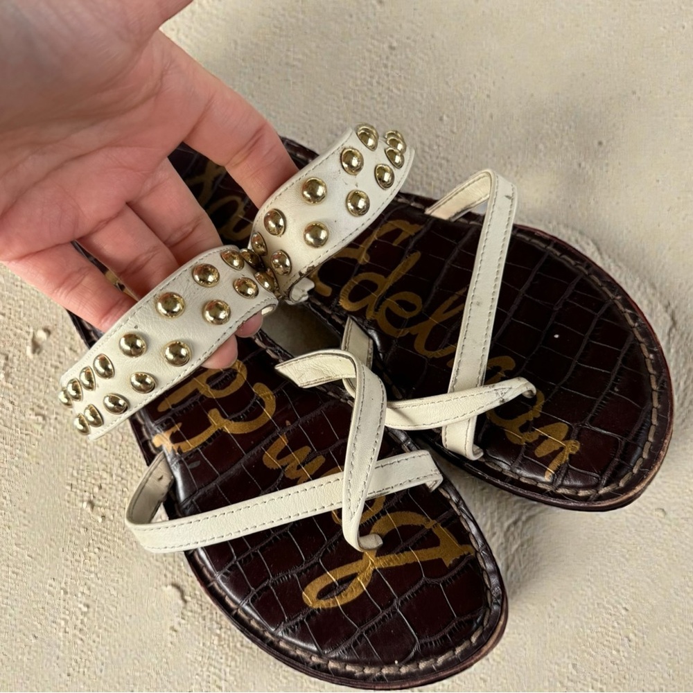 Sam Edelman Sandal sz 7 white with a brown croc embossed footbed Studded Sandals